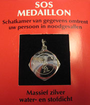 SOS medaillon